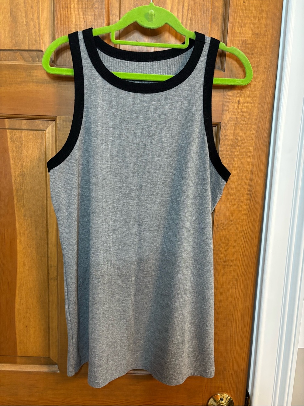 Torrid sz 1 EUC rib high neck tank in gray w black ringer.